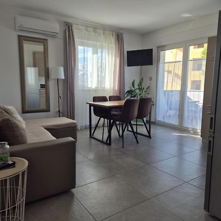 Apartment Gita غييكا المظهر الخارجي الصورة